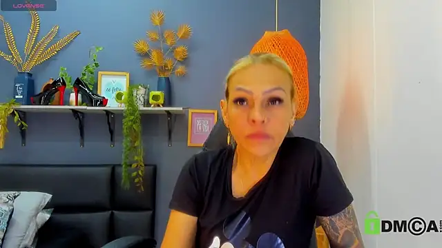 Snapshot of yessila_parker chatting on 9, 5, 2026 yessila parker online show from 9, 5, 2026