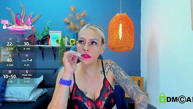 Snapshot of yessila_parker chatting on 16, 5, 2026 yessila parker online show from 16, 5, 2026