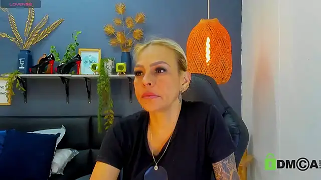 Snapshot of yessila_parker chatting on 22, 5, 2026 yessila parker online show from 22, 5, 2026