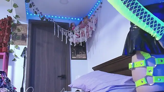  mollycrystal online show from 16, 2, 2026