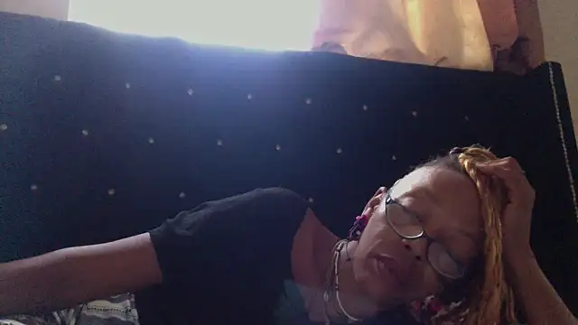 Ladyzee25 online show from 21, 10, 2025