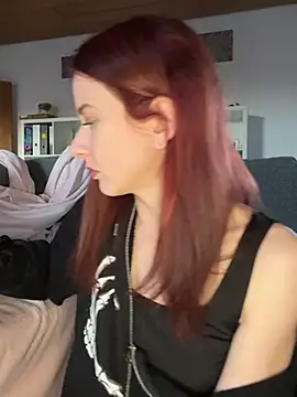 Snapshot of SweetSeraphine chatting on 18, 3, 2025 SweetSeraphine online show from 18, 3, 2025