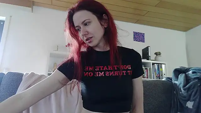 Snapshot of SweetSeraphine chatting on 14, 9, 2025 SweetSeraphine online show from 14, 9, 2025