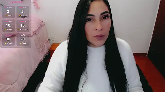 Snapshot of luna_lgomez_ chatting on 4, 3, 2025 luna lgomez  online show from 4, 3, 2025