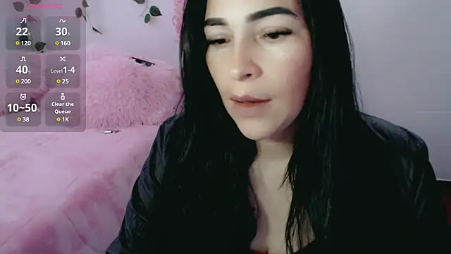 Snapshot of luna_lgomez_ chatting on 7, 3, 2025 luna lgomez  online show from 7, 3, 2025