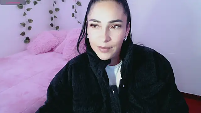 Snapshot of luna_lgomez_ chatting on 8, 3, 2025 luna lgomez  online show from 8, 3, 2025