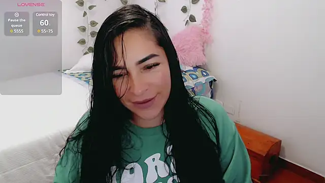 Snapshot of luna_lgomez_ chatting on 18, 3, 2025 luna lgomez  online show from 18, 3, 2025