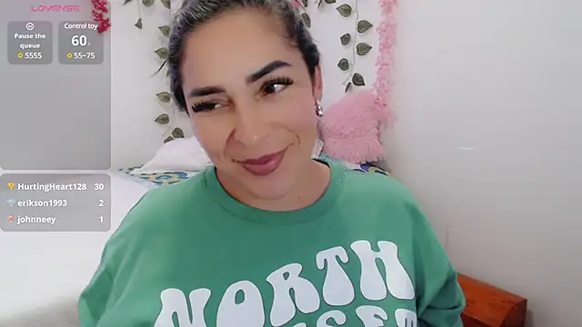 Snapshot of luna_lgomez_ chatting on 18, 3, 2025 luna lgomez  online show from 18, 3, 2025