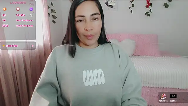 Snapshot of luna_lgomez_ chatting on 31, 10, 2025 luna lgomez  online show from 31, 10, 2025