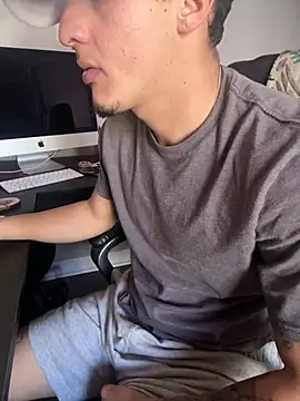 yourpapixulo online show from 2, 3, 2025
