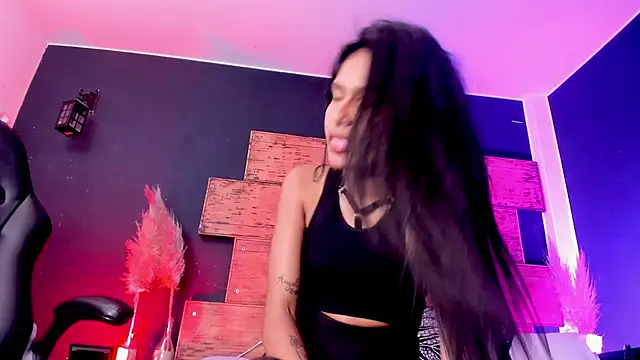 Fernanda liie  online show from 18, 3, 2025