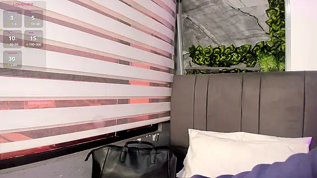 Fernanda liie  online show from 22, 9, 2025