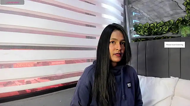 Fernanda liie  online show from 23, 9, 2025