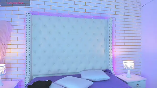 Emilly wilson  online show from 11, 10, 2025