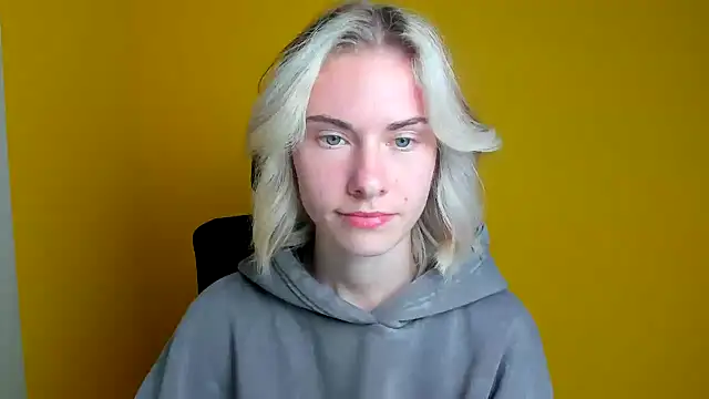 Snapshot of Fiona_Night chatting on 6, 10, 2025 Fiona Night online show from 6, 10, 2025