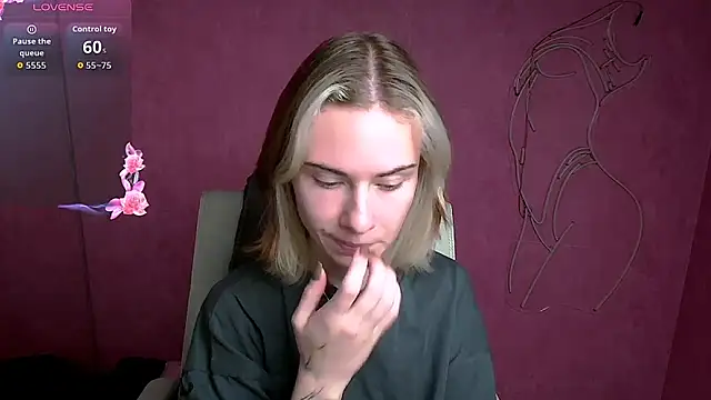 Snapshot of Fiona_Night chatting on 13, 10, 2025 Fiona Night online show from 13, 10, 2025