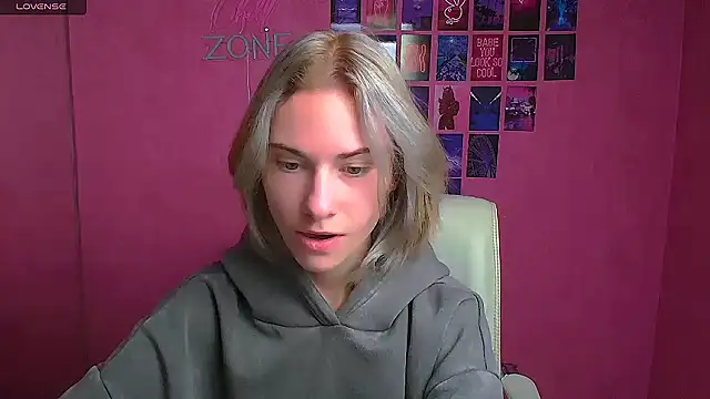 Snapshot of Fiona_Night chatting on 16, 10, 2025 Fiona Night online show from 16, 10, 2025