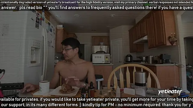 Snapshot of yetieater chatting on 18, 12, 2024 yetieater online show from 18, 12, 2024