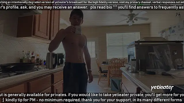 Snapshot of yetieater chatting on 23, 12, 2024 yetieater online show from 23, 12, 2024