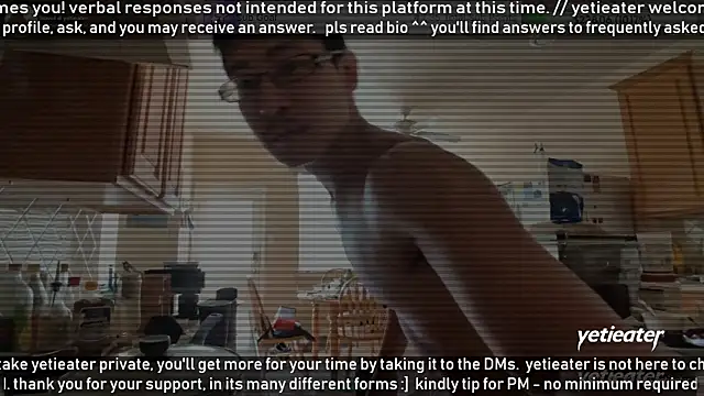 Snapshot of yetieater chatting on 18, 5, 2026 yetieater online show from 18, 5, 2026