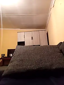 Snapshot of JuicyMilkyTizzy chatting on 2, 11, 2025 JuicyMilkyTizzy online show from 2, 11, 2025