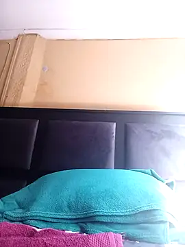 Snapshot of JuicyMilkyTizzy chatting on 17, 12, 2025 JuicyMilkyTizzy online show from 17, 12, 2025