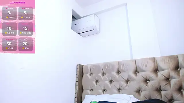 ArianaaGrace online show from 30, 3, 2026