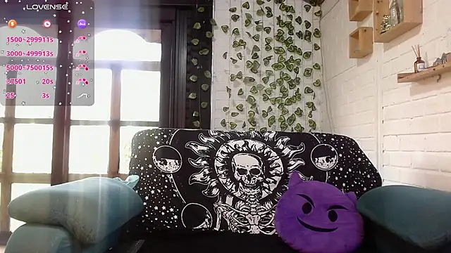 Snapshot of LiraSonnett chatting on 16, 10, 2025 LiraSonnett online show from 16, 10, 2025