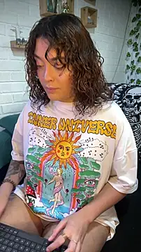 Snapshot of LiraSonnett chatting on 29, 11, 2025 LiraSonnett online show from 29, 11, 2025