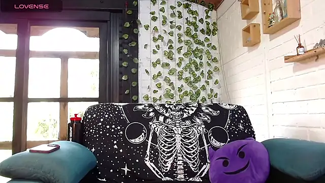 Snapshot of LiraSonnett chatting on 1, 12, 2025 LiraSonnett online show from 1, 12, 2025