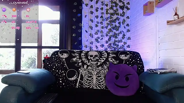 Snapshot of LiraSonnett chatting on 15, 12, 2025 LiraSonnett online show from 15, 12, 2025