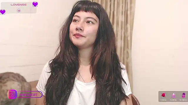 Snapshot of Laury_uri chatting on 3, 3, 2026 Laury uri online show from 3, 3, 2026