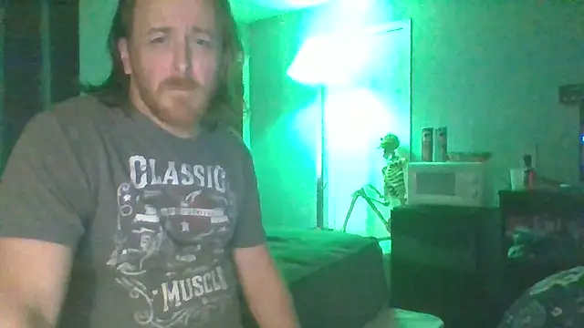 Snapshot of SpnzTnT chatting on 14, 9, 2025 SpnzTnT online show from 14, 9, 2025