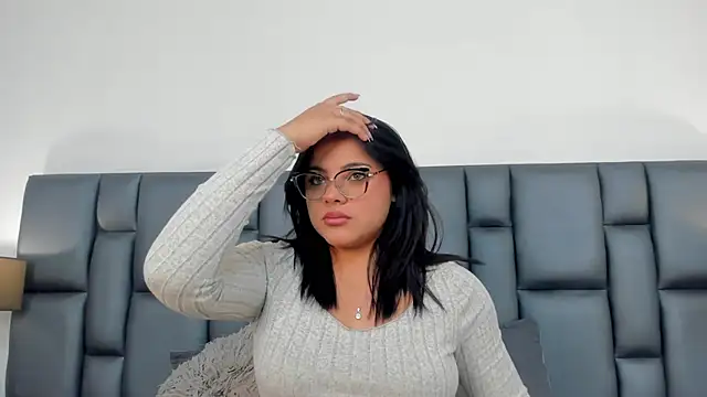 Snapshot of LunaSotto chatting on 12, 3, 2025 LunaSotto online show from 12, 3, 2025