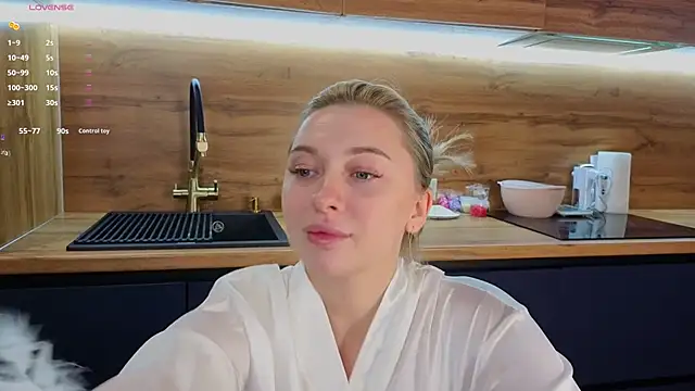 Snapshot of christie_luv chatting on 15, 1, 2026 christie luv online show from 15, 1, 2026