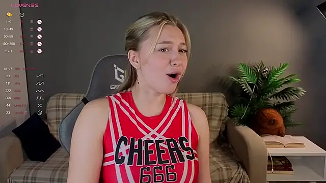 Snapshot of christie_luv chatting on 7, 2, 2026 christie luv online show from 7, 2, 2026