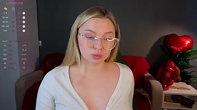 Snapshot of christie_luv chatting on 18, 2, 2026 christie luv online show from 18, 2, 2026