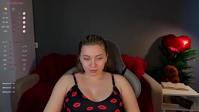 Snapshot of christie_luv chatting on 19, 2, 2026 christie luv online show from 19, 2, 2026