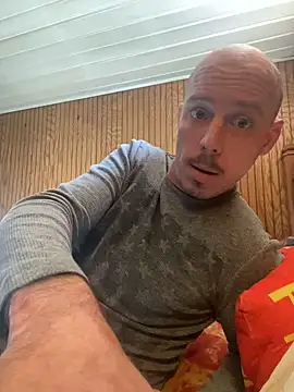 Snapshot of Mac_ThunderCock chatting on 1, 3, 2025 Mac ThunderCock online show from 1, 3, 2025