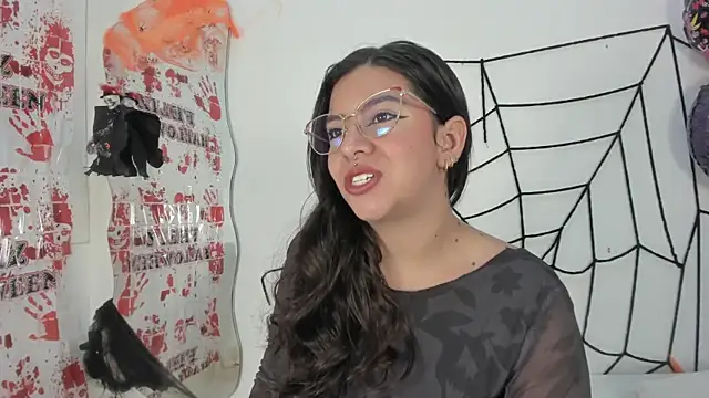 emilyy cooperr online show from 15, 10, 2025