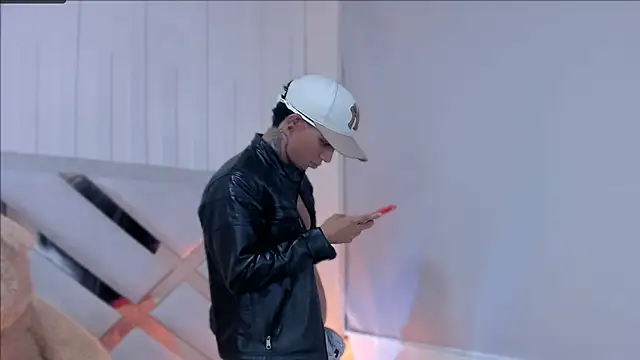 Snapshot of CRAZY-BOY99 chatting on 1, 3, 2025 CRAZY-BOY99 online show from 1, 3, 2025