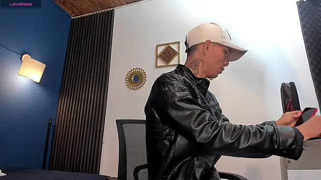 Snapshot of CRAZY-BOY99 chatting on 12, 3, 2025 CRAZY-BOY99 online show from 12, 3, 2025