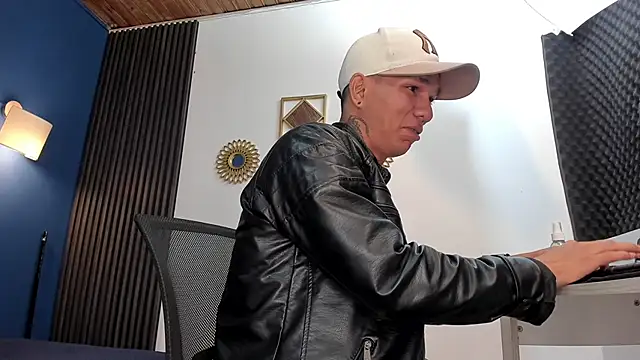 Snapshot of CRAZY-BOY99 chatting on 13, 3, 2025 CRAZY-BOY99 online show from 13, 3, 2025