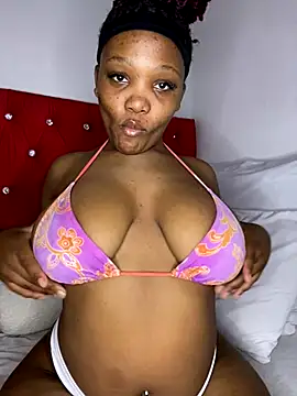 Snapshot of Beyoncex05 chatting on 7, 10, 2025 Beyoncex05 online show from 7, 10, 2025