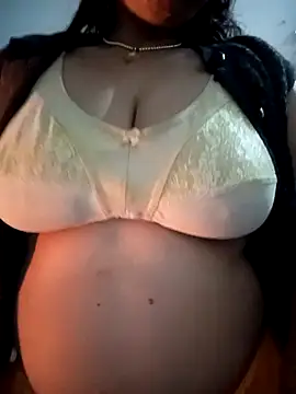 Snapshot of Neha-Bhabhi-Rasily chatting on 18, 12, 2025 Neha-Bhabhi-Rasily online show from 18, 12, 2025