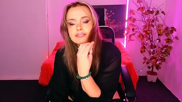 AnielaFox online show from 7, 11, 2025