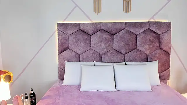 Snapshot of aurora_collinss_ chatting on 23, 10, 2025 aurora collinss online show from 23, 10, 2025