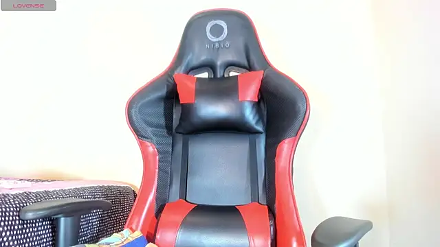 Snapshot of hot-nikol chatting on 15, 11, 2025 hot-nikol online show from 15, 11, 2025