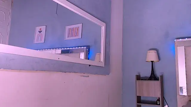 Snapshot of Emily_Castillo_1 chatting on 4, 10, 2025 Emily Castillo 1 online show from 4, 10, 2025