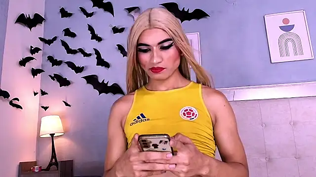 Snapshot of Emily_Castillo_1 chatting on 12, 11, 2025 Emily Castillo 1 online show from 12, 11, 2025